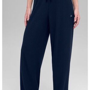 ALO Yoga Women's Navy Wide Leg Pants